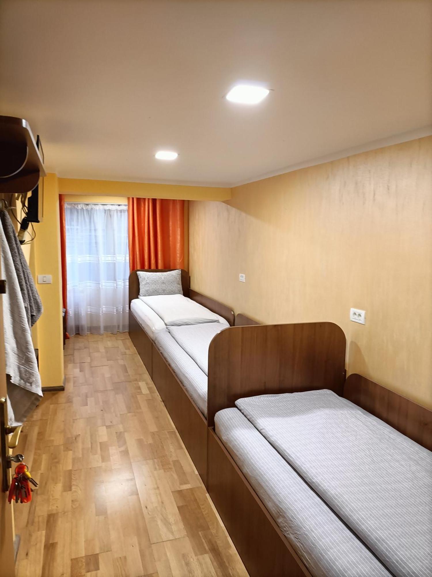 Casa Heidi Hotel Timisoara Exterior photo